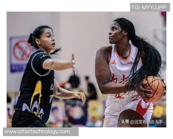 篮球明星跨栏挑战赛展现运动员多才多艺的精彩瞬间与激情碰撞